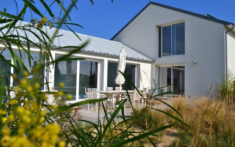 Location Villas et appartement avec terrasse et piscine vue mer pour des vacances en bretagne